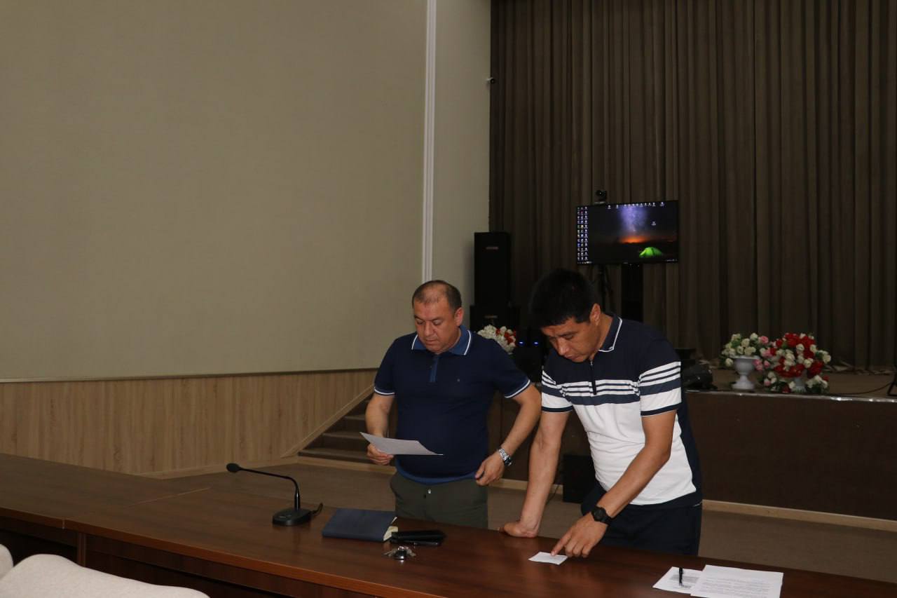 Boshqarma boshligʻi Z.Sarimsakov boshchiligida yigʻilish boʻlib oʻtdi