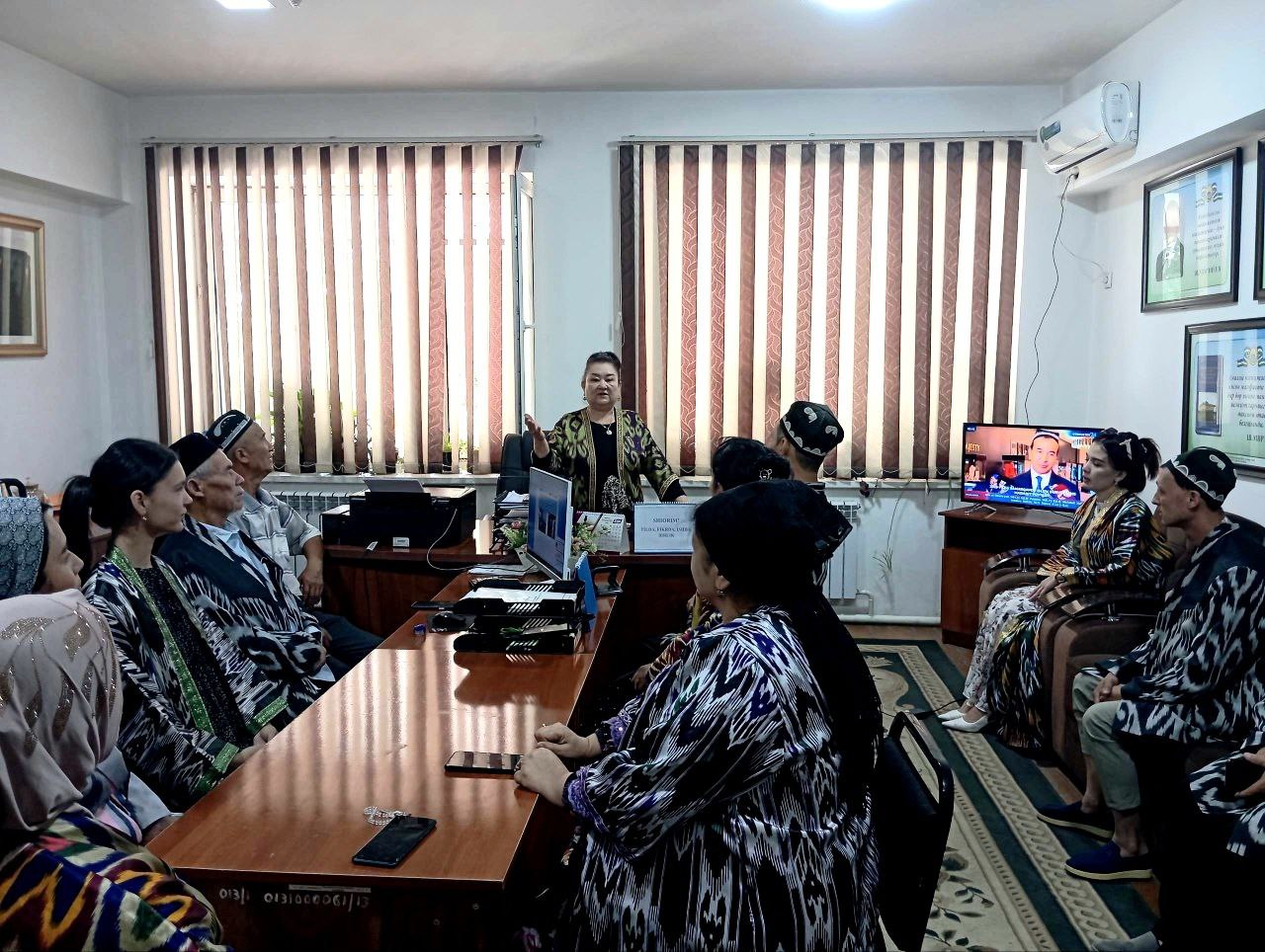 Siyosiy-ma’rifat soati