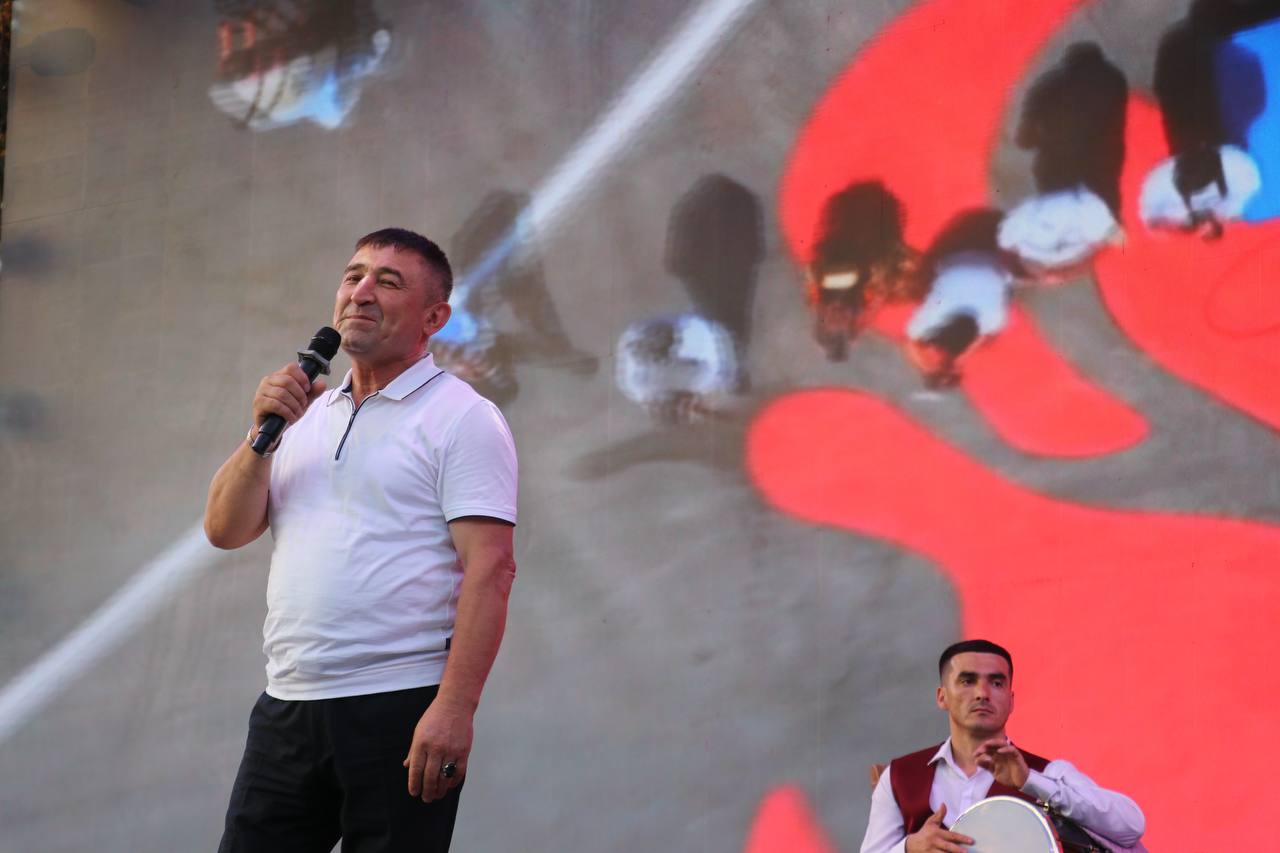 Zaxiriddin Muhammad Bobur nomli madaniyat va istirohot bogʻi markaziy “Favvora” sahnasida konsert dasturi