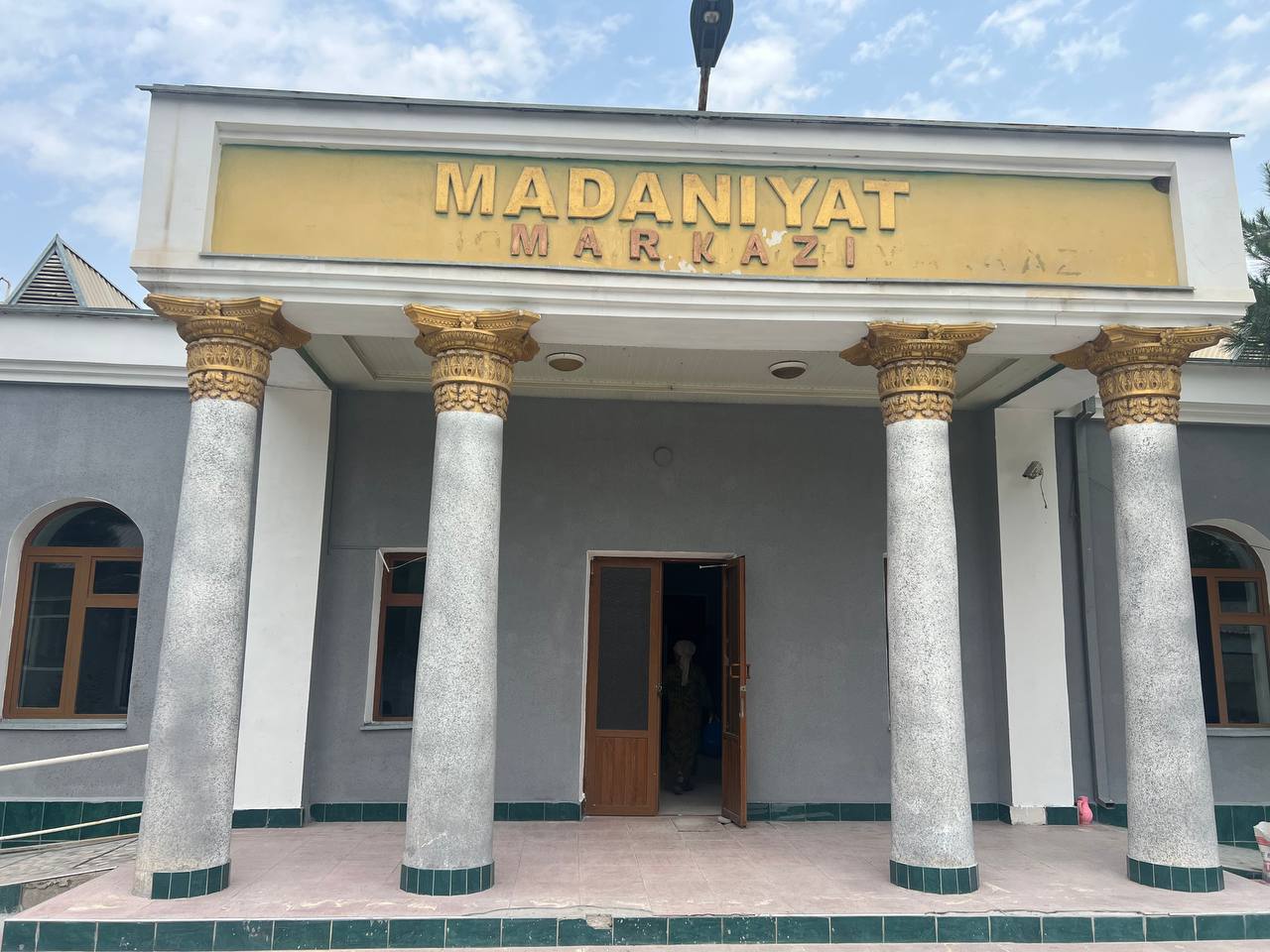 Tashrif davomida keyingi manzil Uchqoʻrgʻon tumanidagi 53-son “Islomobod” madaniyat markazi boʻldi