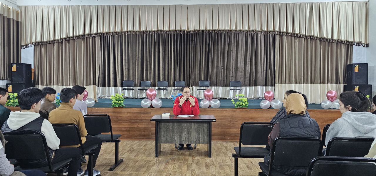 Yoshlar bilan suhbat