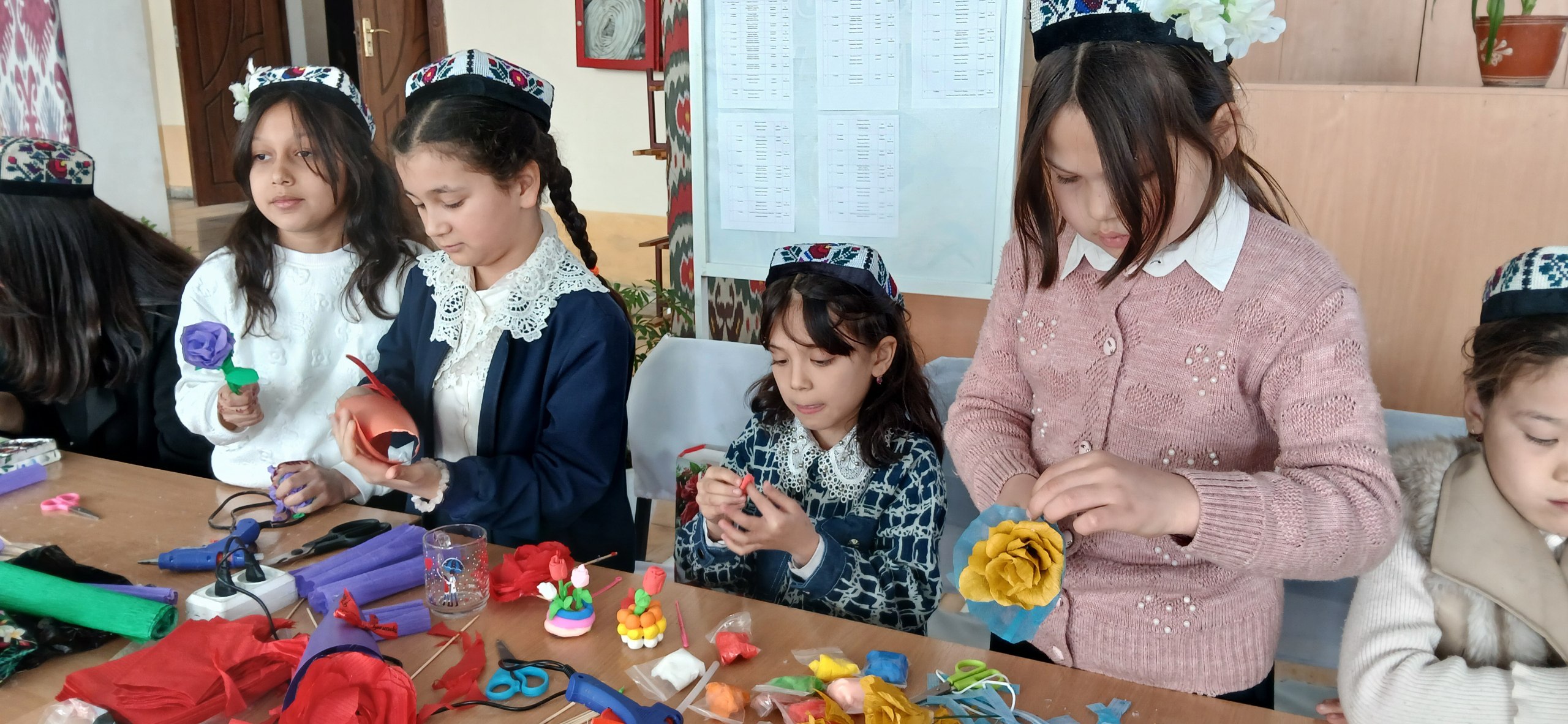 Mingbuloq tumanida "Onamga sovg'a" deb nomlangan tanlov bo'lib o'tdi